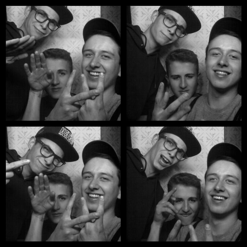 Photomat 28.04.2019 00:10:42