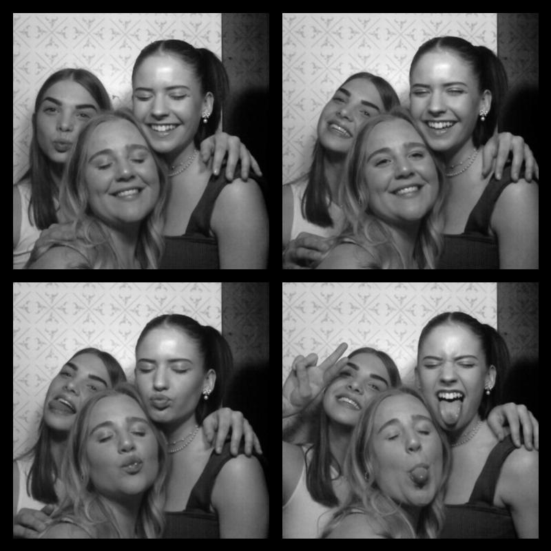 Photomat 19.03.2022 23:30:21