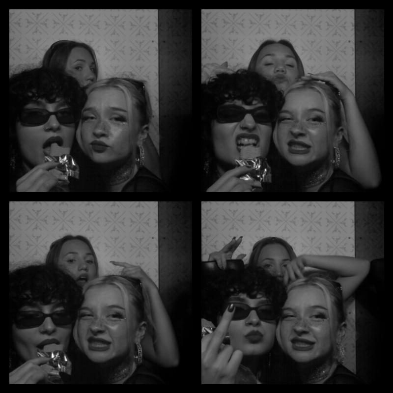 Photomat 15.10.2022 22:17:39