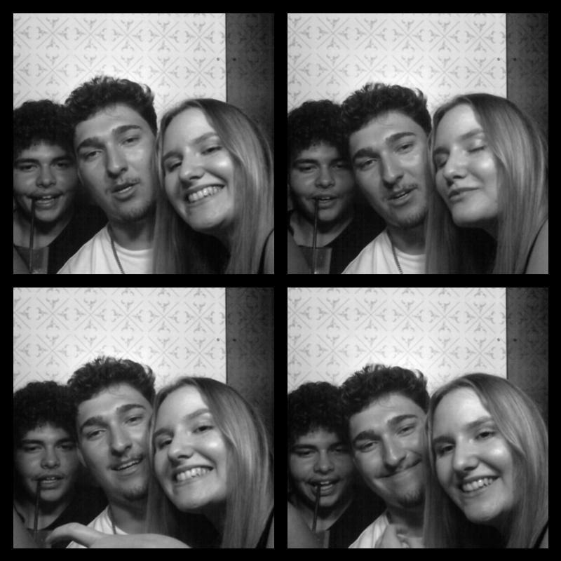 Photomat 16.10.2022 00:03:44