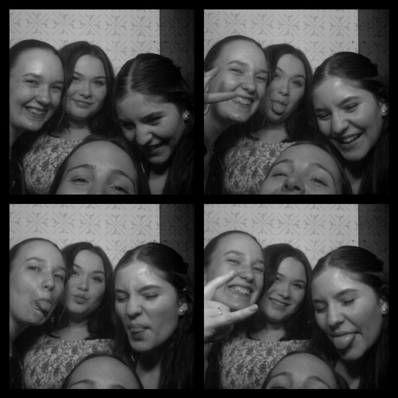 Photomat 09.04.2023 23:04:47