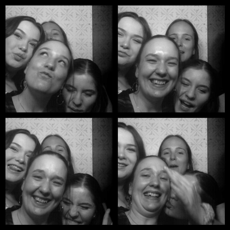 Photomat 09.04.2023 23:06:45