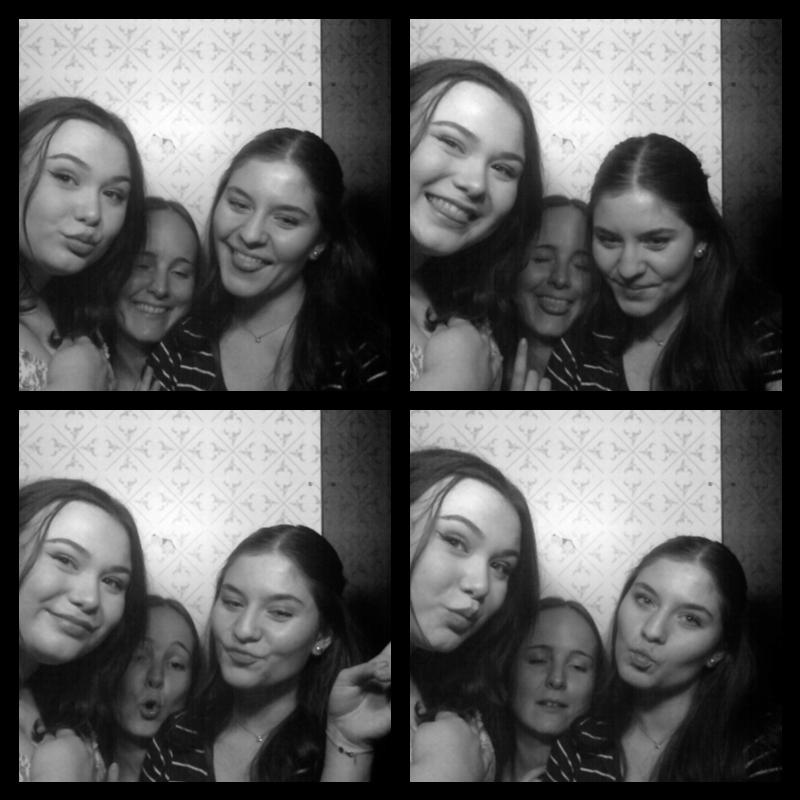 Photomat 09.04.2023 23:07:45