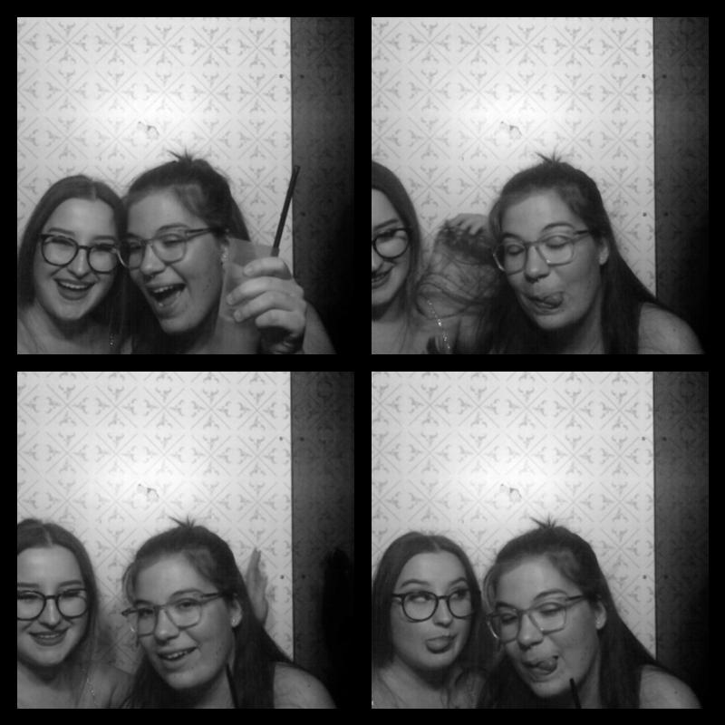 Photomat 09.04.2023 23:09:59