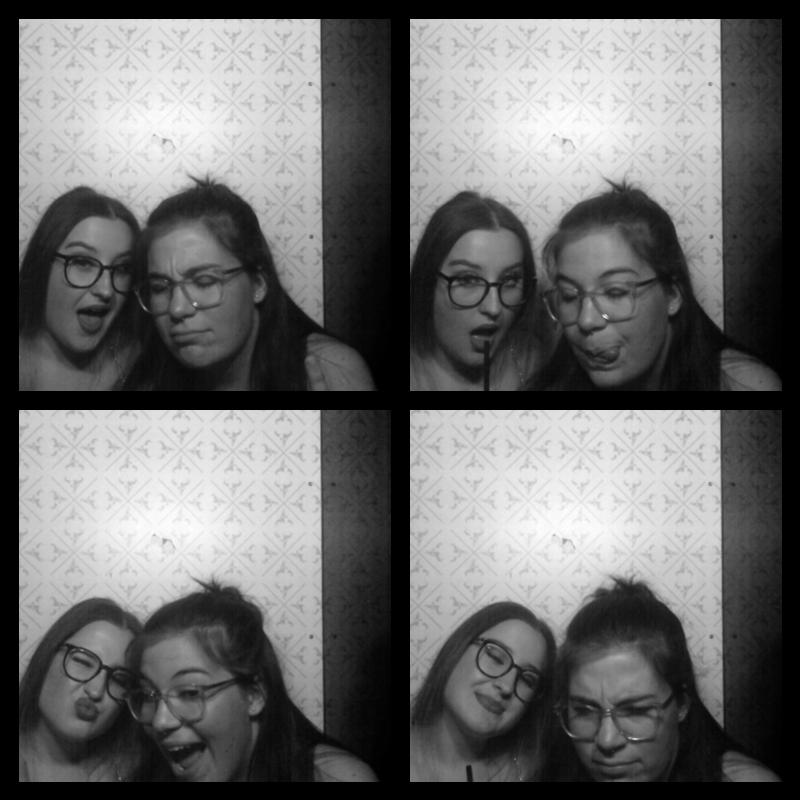 Photomat 09.04.2023 23:11:35