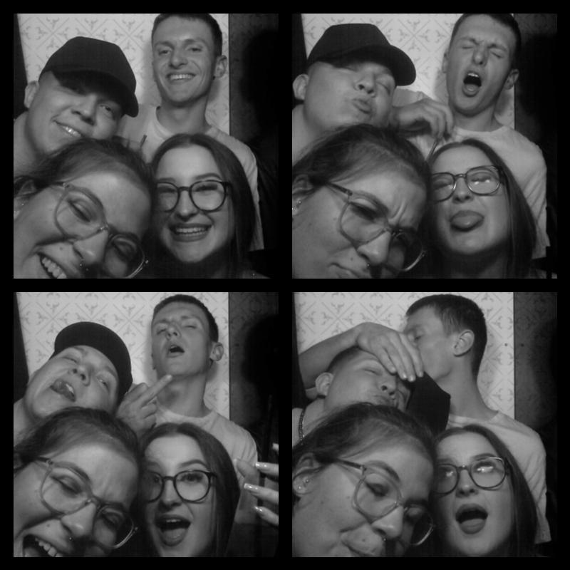 Photomat 09.04.2023 23:21:15