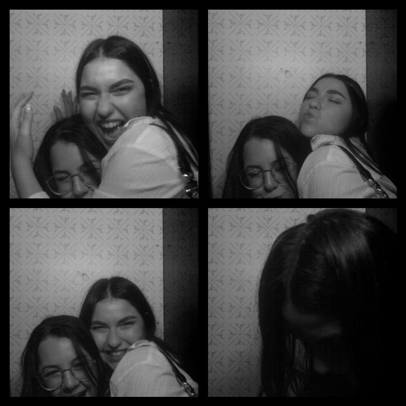 Photomat 09.04.2023 23:49:13