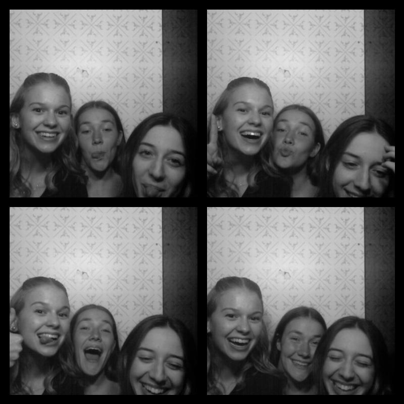 Photomat 15.04.2023 21:20:26