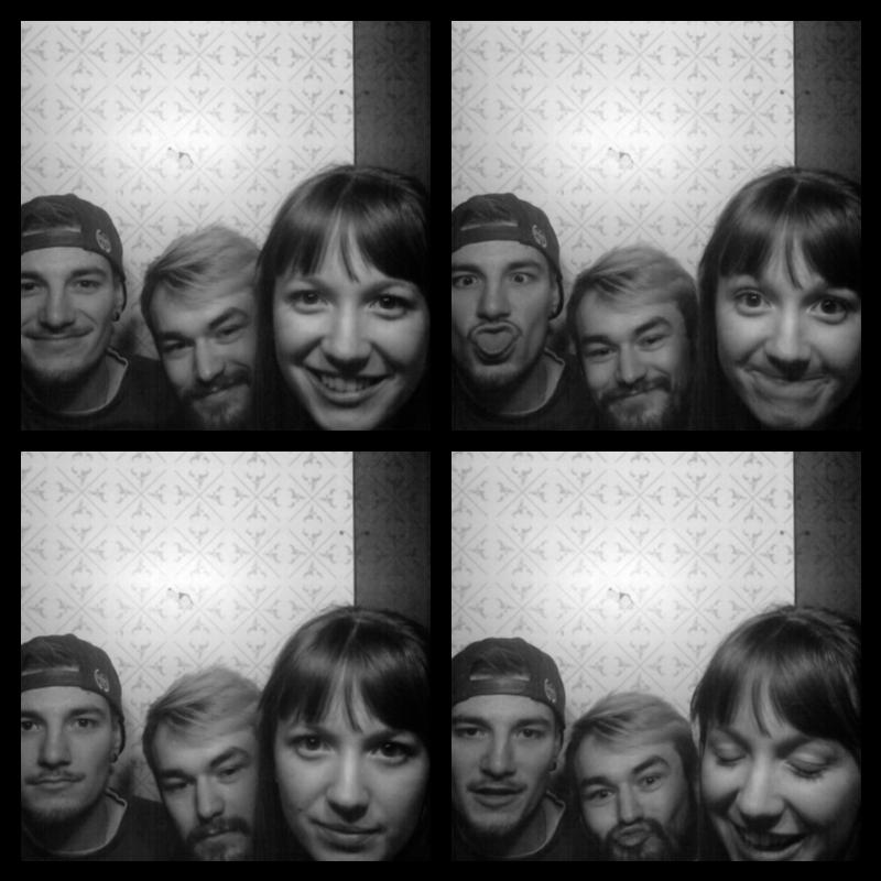 Photomat 15.04.2023 21:59:57