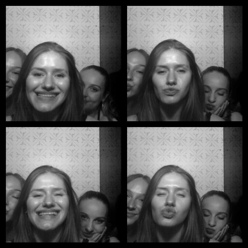 Photomat 15.04.2023 22:06:26