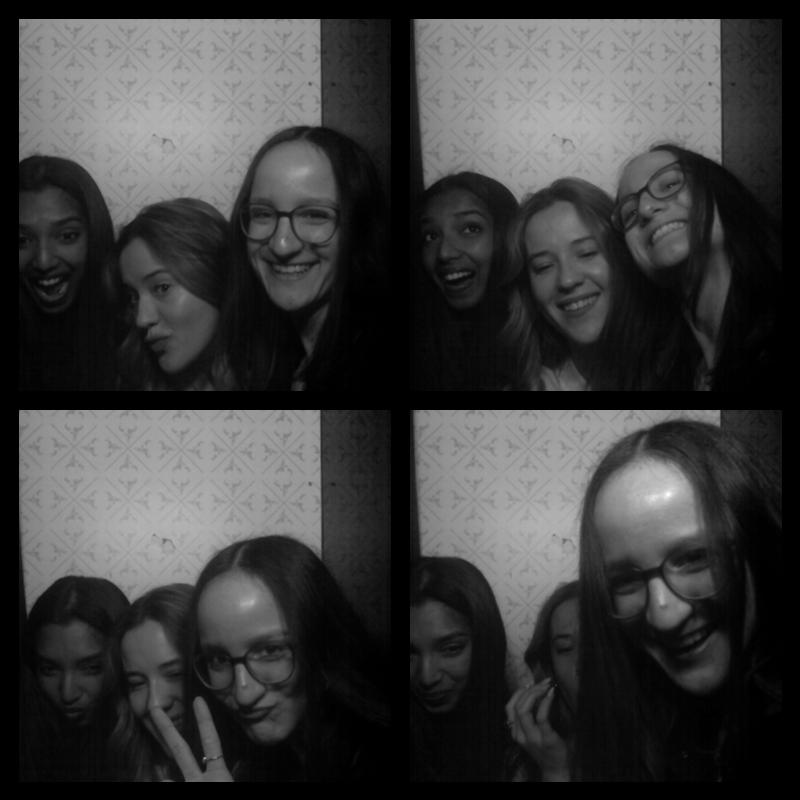 Photomat 15.04.2023 22:24:29