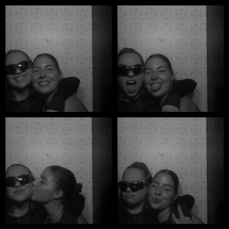 Photomat 15.04.2023 22:58:24