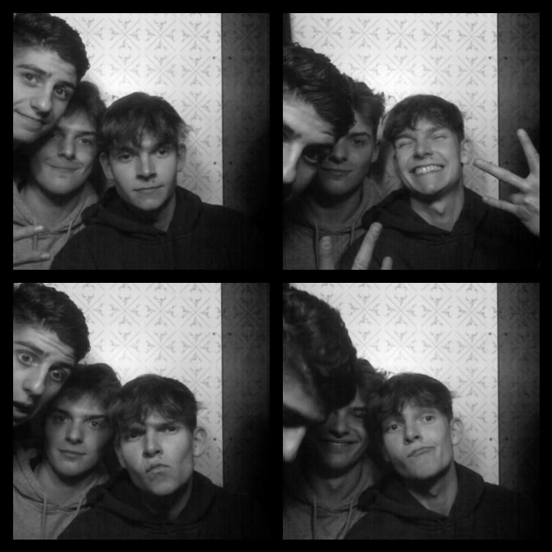 Photomat 16.04.2023 00:06:12