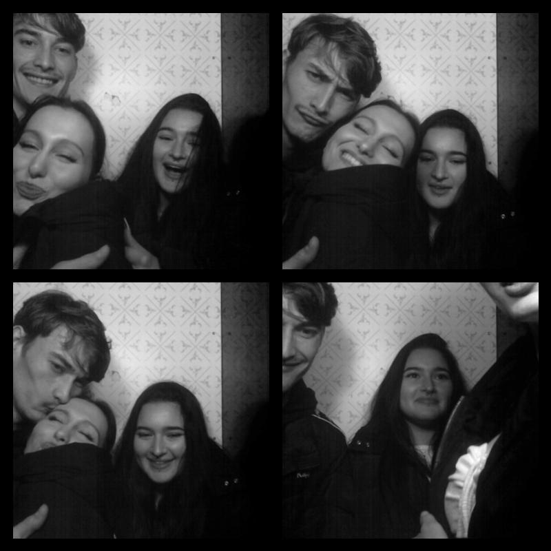 Photomat 22.04.2023 21:52:18