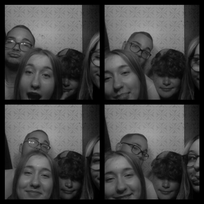 Photomat 22.04.2023 22:00:53
