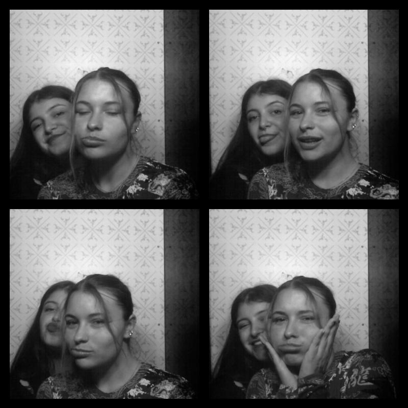 Photomat 22.04.2023 22:08:29