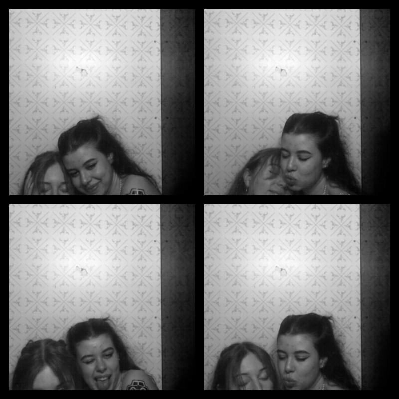 Photomat 22.04.2023 22:18:30
