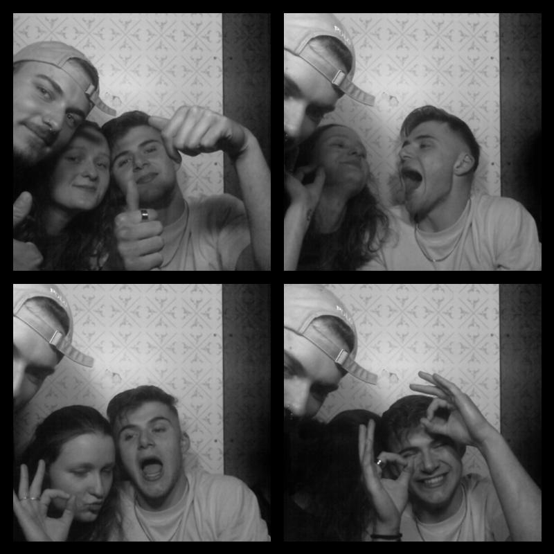 Photomat 22.04.2023 22:32:24