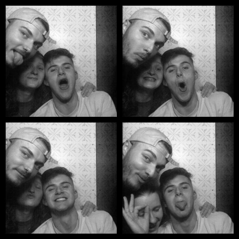 Photomat 22.04.2023 22:33:07