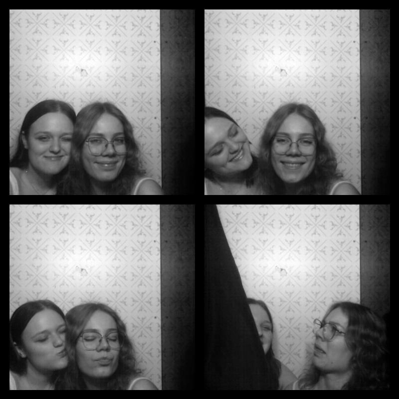 Photomat 22.04.2023 22:35:31