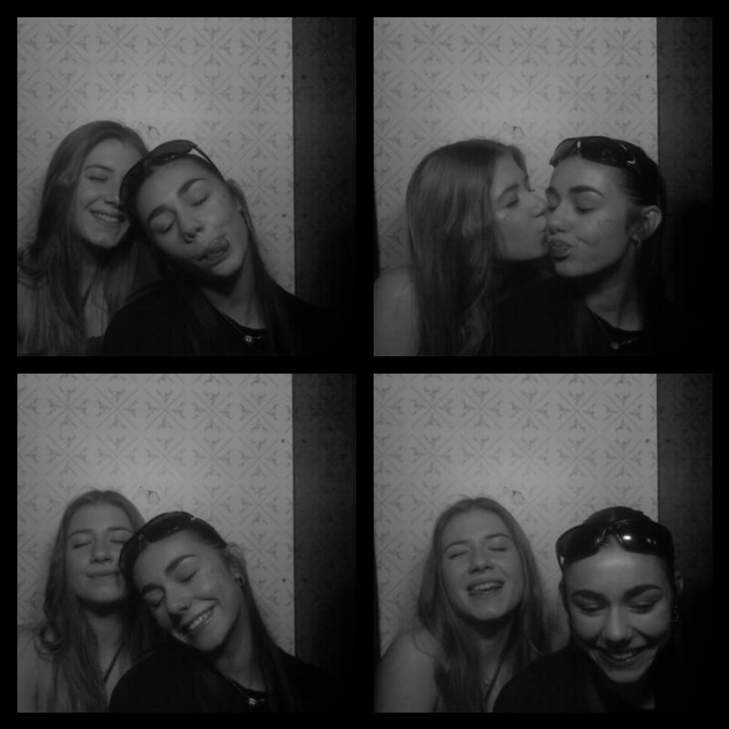 Photomat 22.04.2023 22:56:45