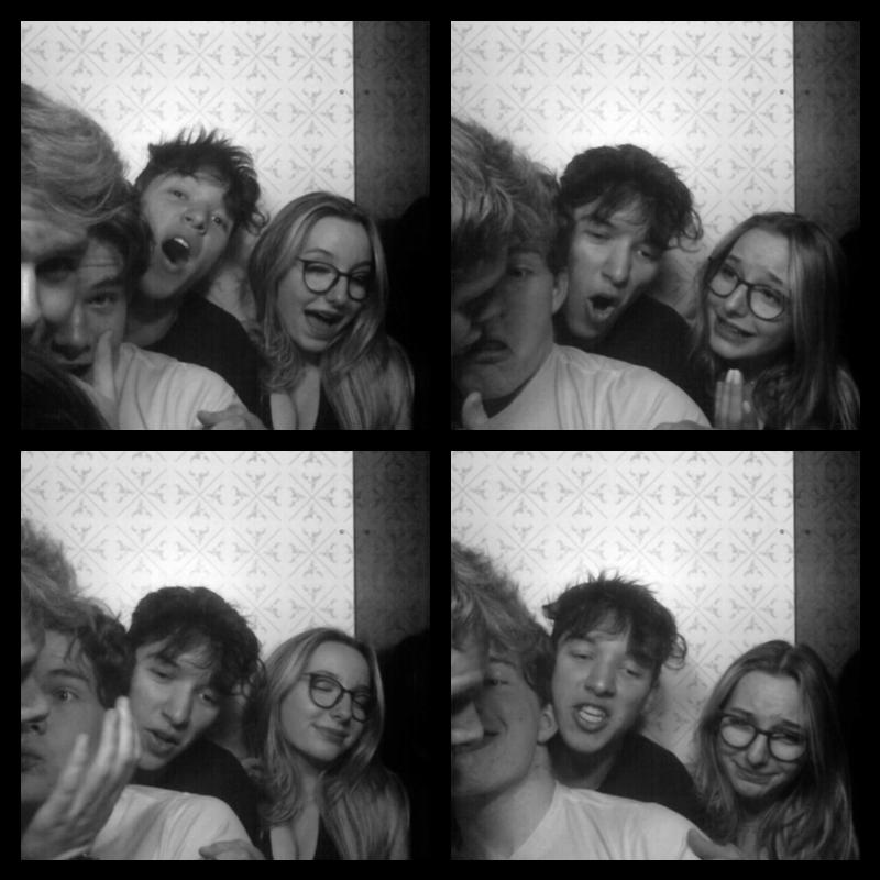 Photomat 22.04.2023 23:01:14