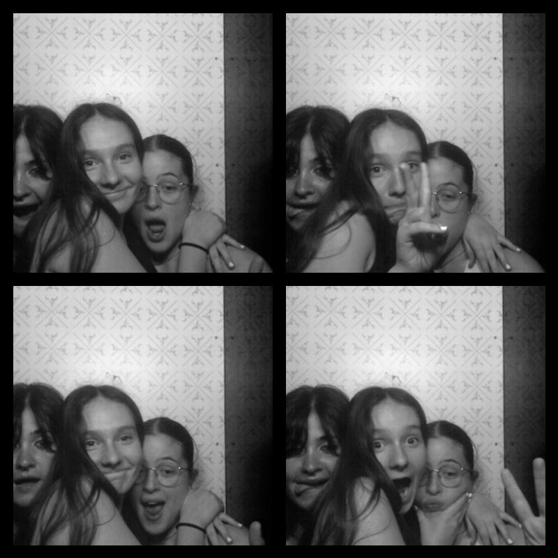 Photomat 22.04.2023 23:11:55