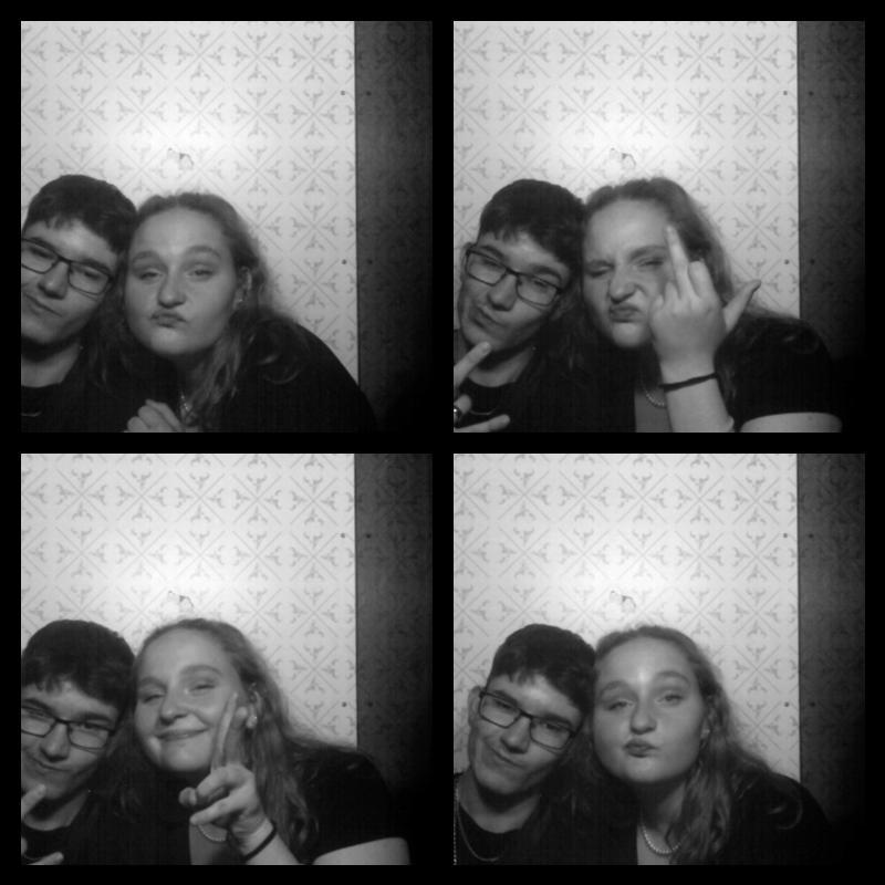 Photomat 22.04.2023 23:14:04