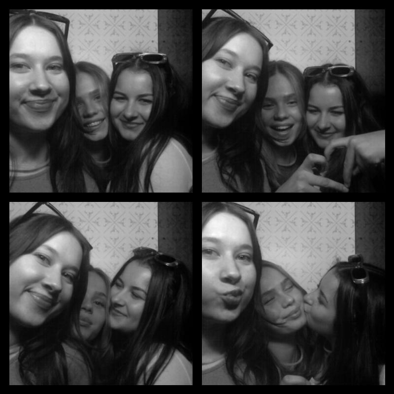 Photomat 22.04.2023 23:21:17