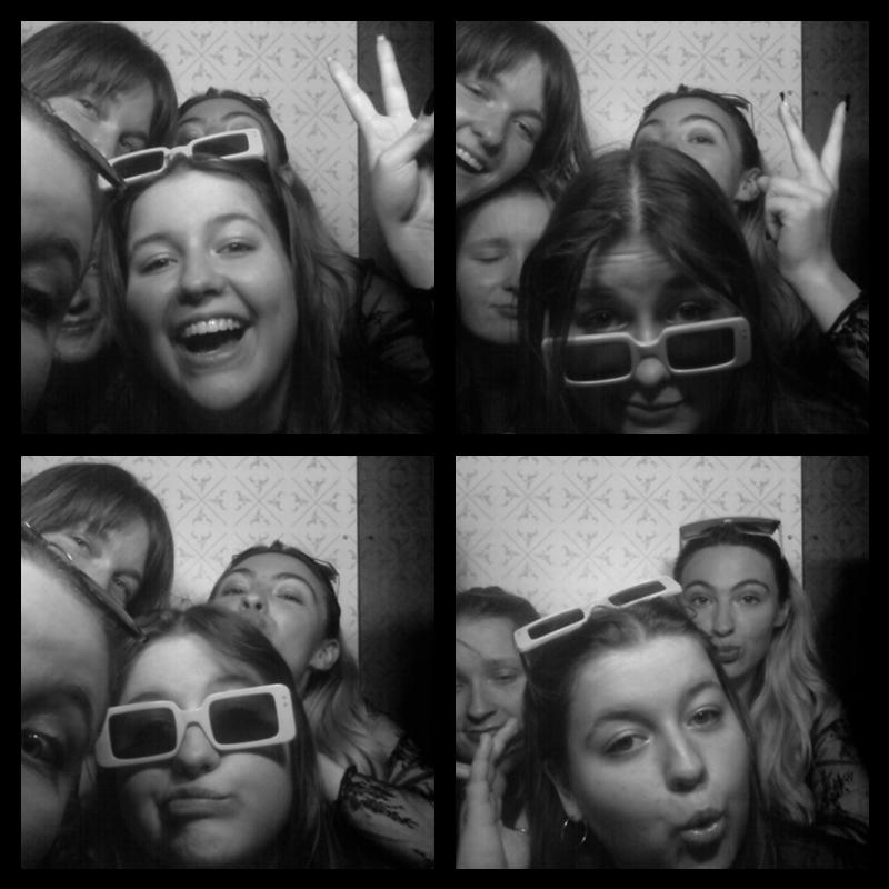 Photomat 22.04.2023 23:27:55