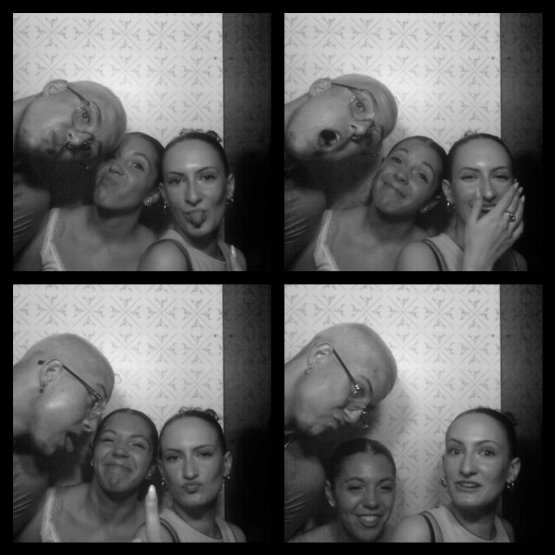 Photomat 22.04.2023 23:55:32