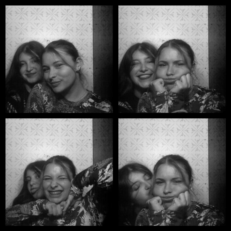 Photomat 23.04.2023 00:03:03