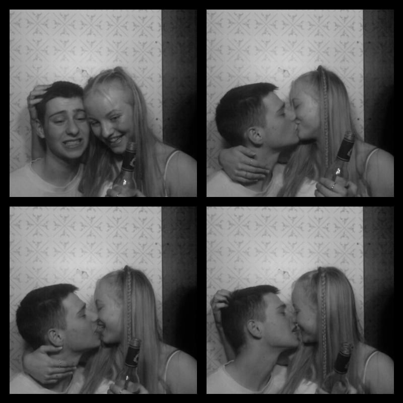 Photomat 23.04.2023 00:04:43