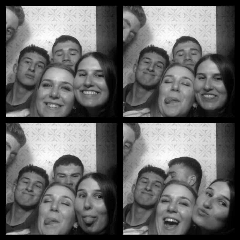 Photomat 23.04.2023 00:09:13