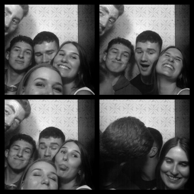 Photomat 23.04.2023 00:09:49