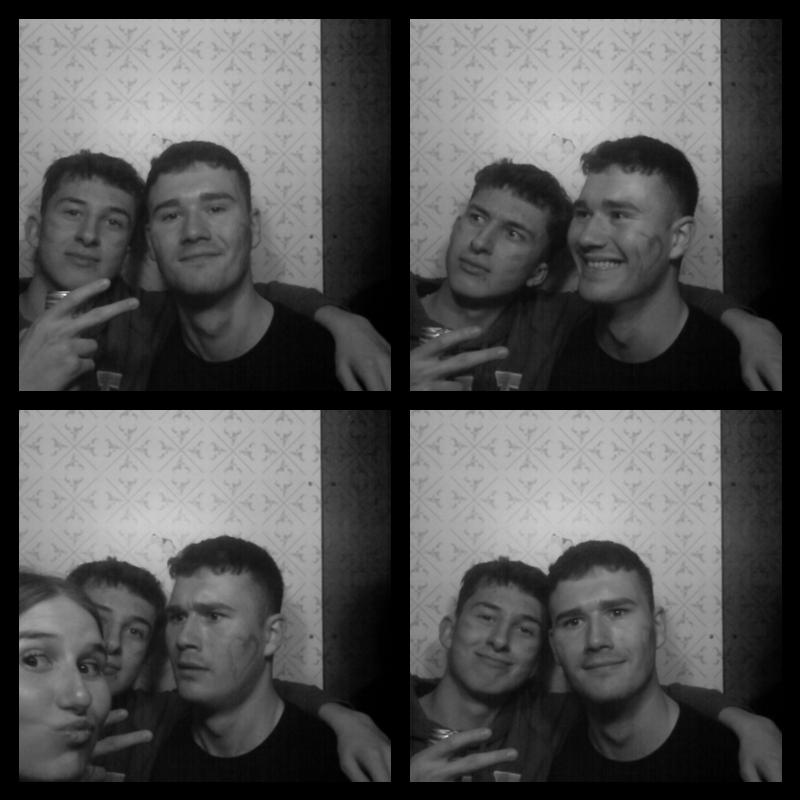 Photomat 23.04.2023 00:10:38