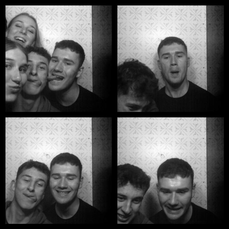 Photomat 23.04.2023 00:11:23