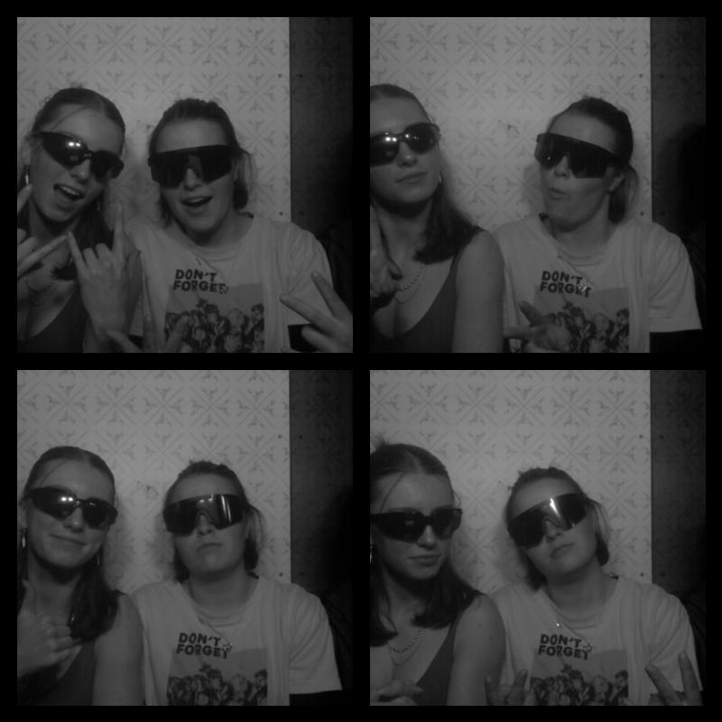 Photomat 23.04.2023 00:34:52