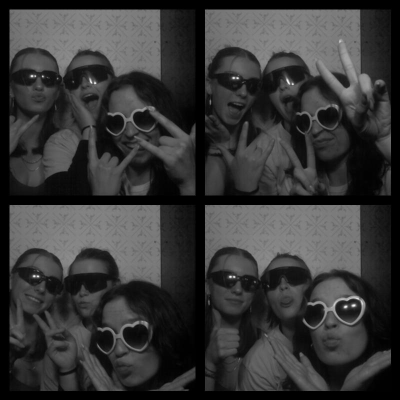 Photomat 23.04.2023 00:35:39