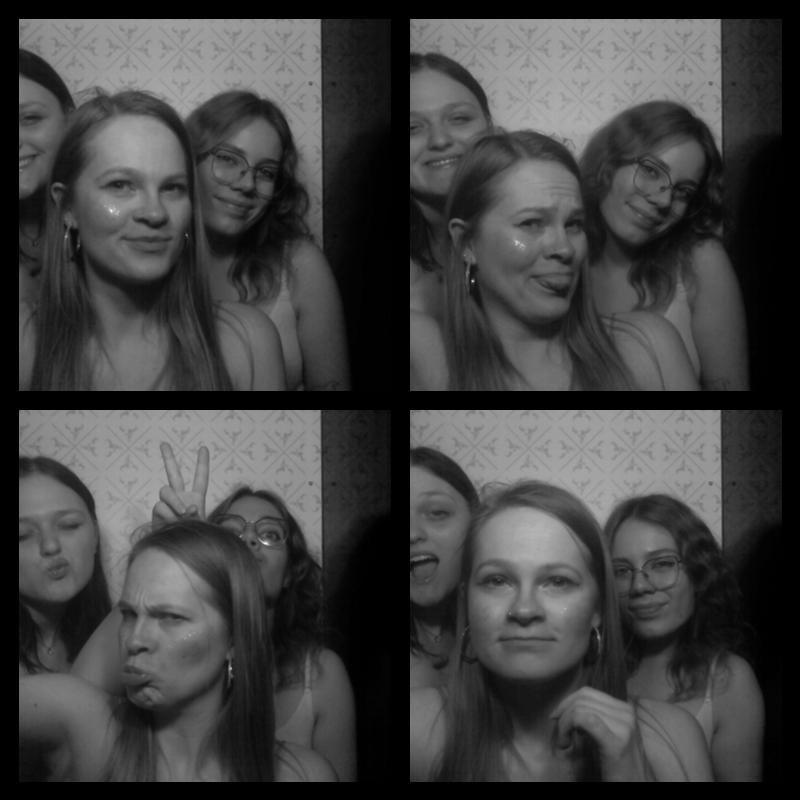 Photomat 23.04.2023 00:45:07