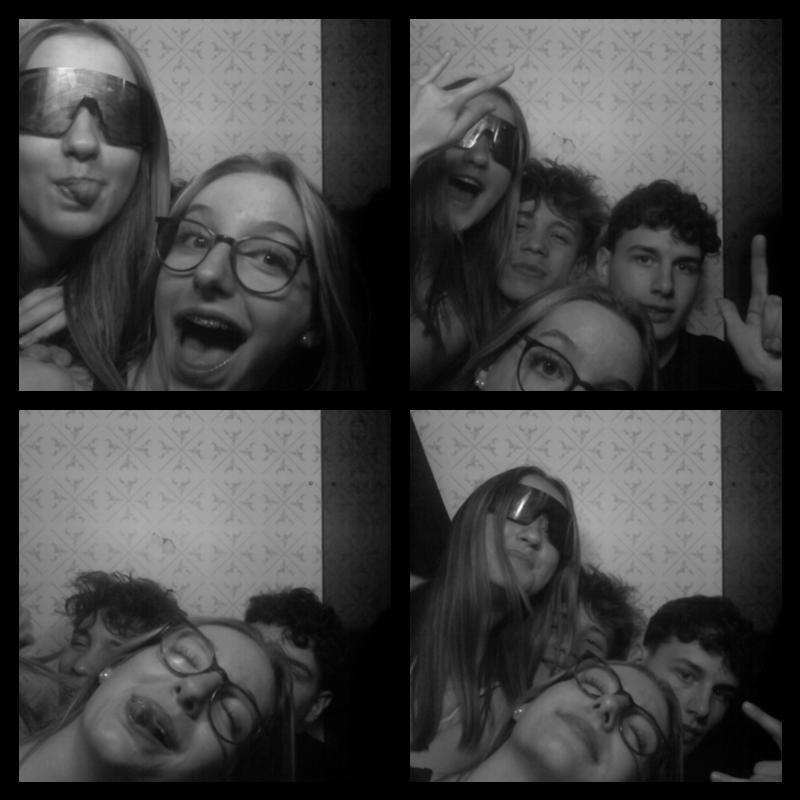 Photomat 23.04.2023 00:55:04