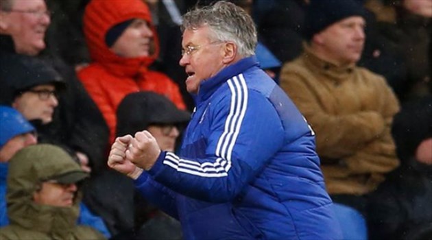 بعد رفض مانشيني.. ليستر يلجأ لـ"منقذ تشيلسي" لخلافة رانيري