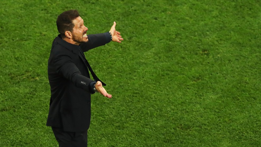 "المصائب لا تأتي فرادي"..سرقة سيميوني في إيطاليا