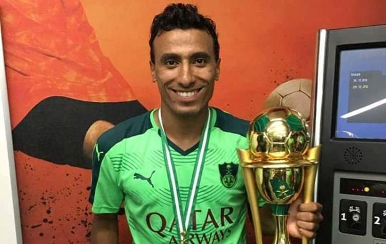 مدافع المنتخب السعودي يتغزل في نجم الفراعنة