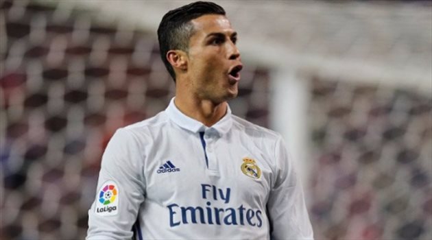 رونالدو وأوزيل يواجهان اتهامات بالتهرب الضريبي