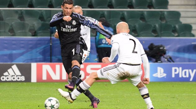 ريال مدريد ينجو من فخ وارسو بتعادل ودورتموند يتأهل للدور القادم بدوري الأبطال