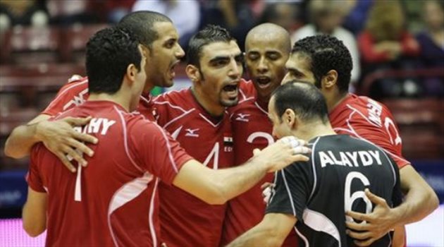 وزير الرياضة يناقش أزمات "الطائرة" قبل الدوري العالمي