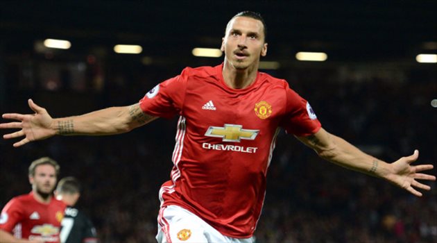 إشارة غير أخلاقية لإبراهيموفيتش تزيد معاناته مع مانشستر