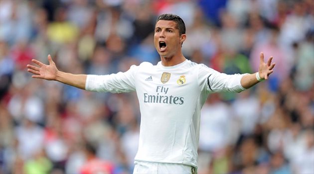 رسميا .. رونالدو يجدد عقده مع ريال مدريد