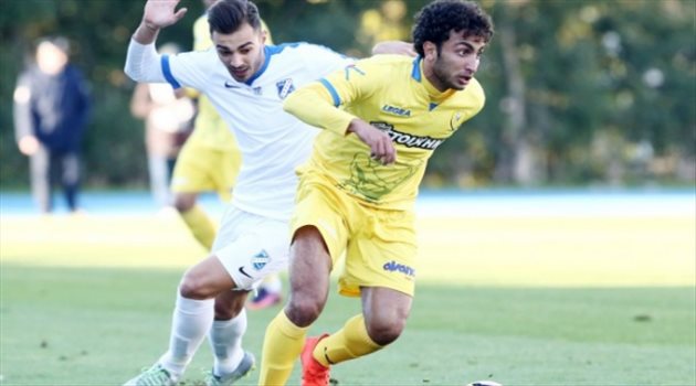 عمرو وردة يصنع ثلاث مرات في صعود بانيتوليكوس بالكأس